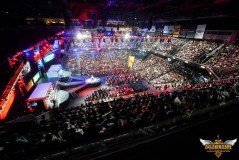 LPL总决赛ON选手卫冕荣耀：团队协作铸就冠军时刻